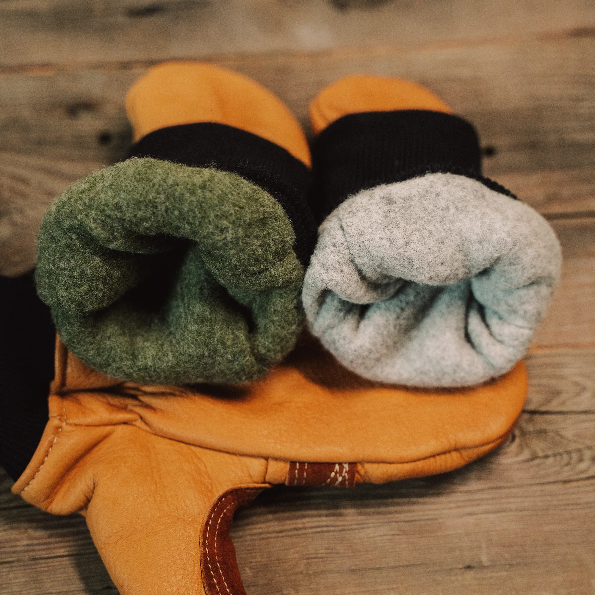 Deerskin Powder Mitten - Image 5